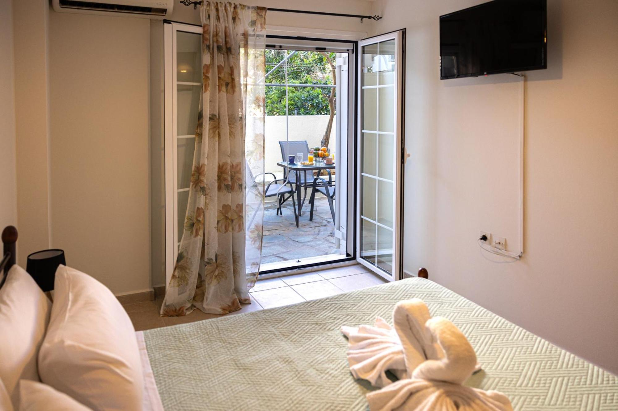 Pavlos Apartments アルゴストリオン エクステリア 写真