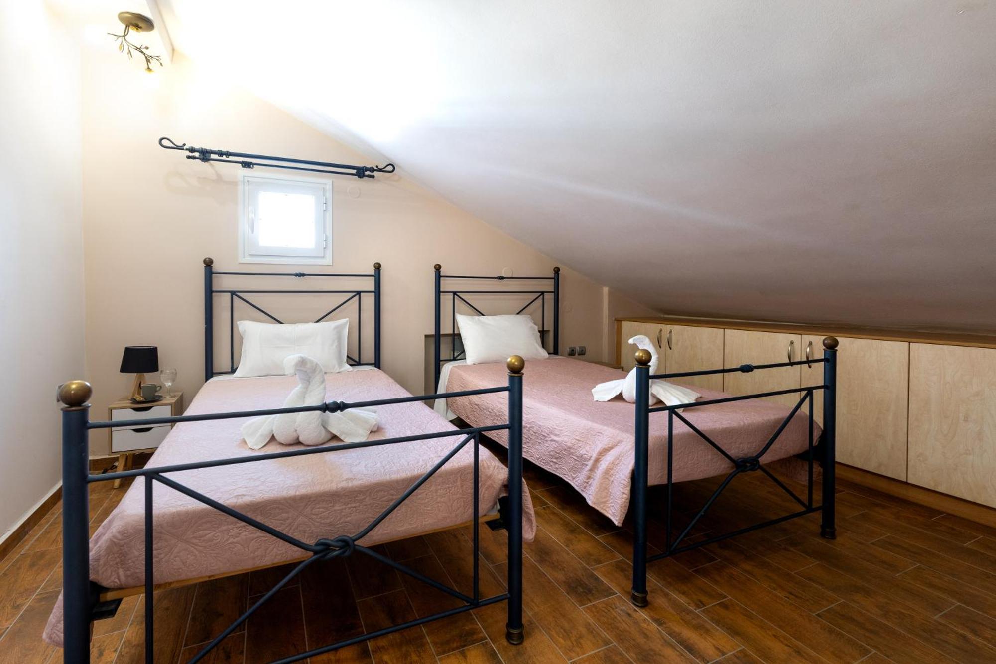 Pavlos Apartments アルゴストリオン エクステリア 写真